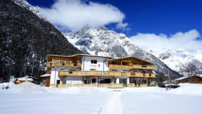 Отель Appartement Tirolia Leutasch, Лёйташ